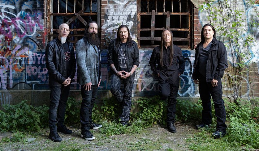 Bandfoto von Dream Theater aus dem Jahr 2022.
