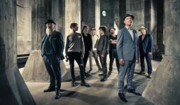 Bandfoto von Thorbjørn Risager & The Black Tornado aus dem Jahr 2025 von Christoffer Askman (bereitgestellt von V2 Promotion).
