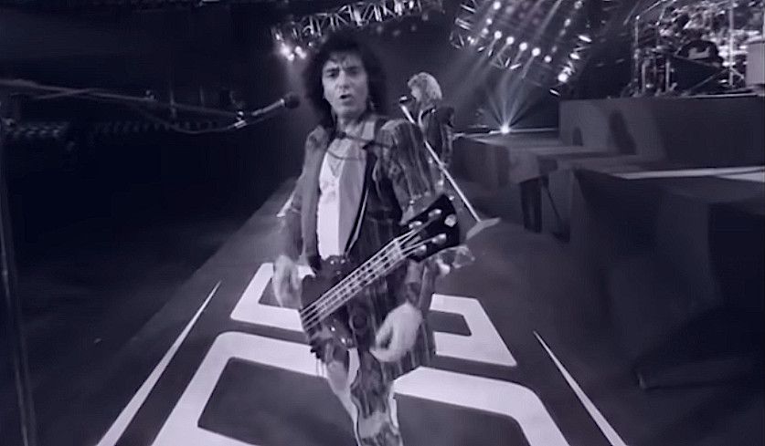Screenshot von Alec John aus aus dem Bon Jovi-Video zu "Livin' On A Prayer".