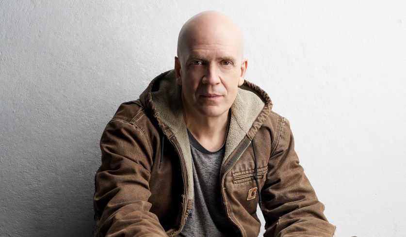 Foto von Devin Townsend aus dem Jahr 2026 von Tom Hawkins (bereitgestellt von Oktober Promotion).