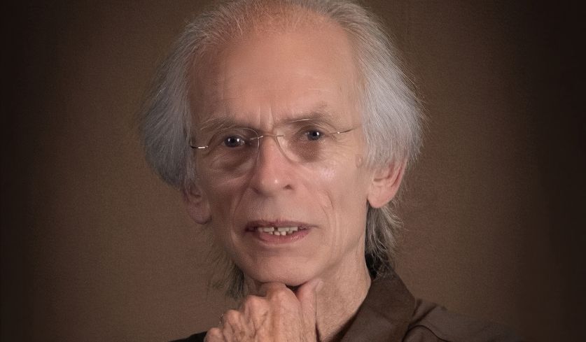 Foto von Steve Howe aus dem Jahr 2023 von Gottlieb Bros (bereitgestellt von Oktober Promotion).