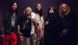 Foto der Band Tesla aus dem Jahr 2026 (Brandon Gullion)