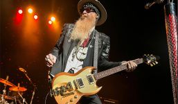 Foto von Billy Gibbons mit ZZ Top.