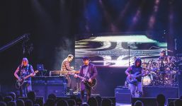 Flying Colors: Foto von Carsten Windhorst