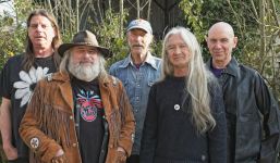 Bandfoto von Hawkwind aus dem Jahr 2024 von Richard Nash (bereitgestellt von Cherry Red).