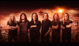 Bandfoto von Iron Maiden aus dem Jahr 2021 von John McMurtrie.