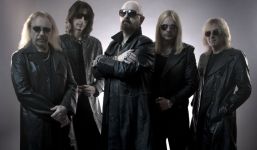 Bandfoto von Judas Priest aus dem Jahr 2014.