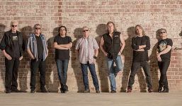 Kansas haben alle Termine ihrer für Juni und Juli angesetzten Europa-Tournee abgesagt. Die amerikanischen Prog- und Pomp-Rocker begründen dies »mit Sicherheitswarnungen der US-Regierung 