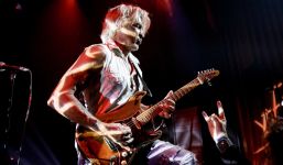 Livefoto von George Lynch aus dem Jahr 2025 von Misti Layne (bereitgestellt von Frontiers Records).