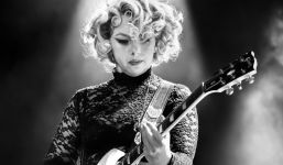 Foto von Samantha Fish aus dem Jahr 2026 von Doug Hardesty Photography (bereitgestellt von Colos-Saal).