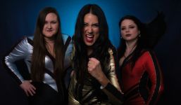 Bandfot von The Gems aus dem Jahr 2025 von Mikael Hulten (bereitgestellt von Napalm Records).