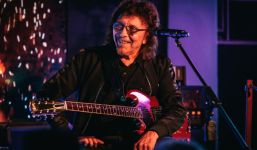 Foto von Tony Iommi (Gibson).
