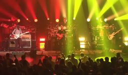 Screenshot von Umphrey's McGee aus dem Jahr 2025 aus dem Video "Umphrey’s McGee | Electric Avenue to Hell | 4/29/2025 | Daze Between New Orleans".